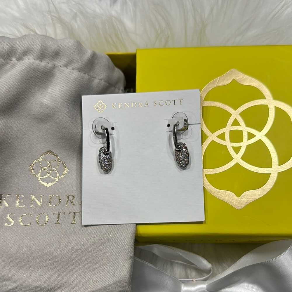 Kendra Scott Yellow Gift Box with Pouch - Picture 2 of 6